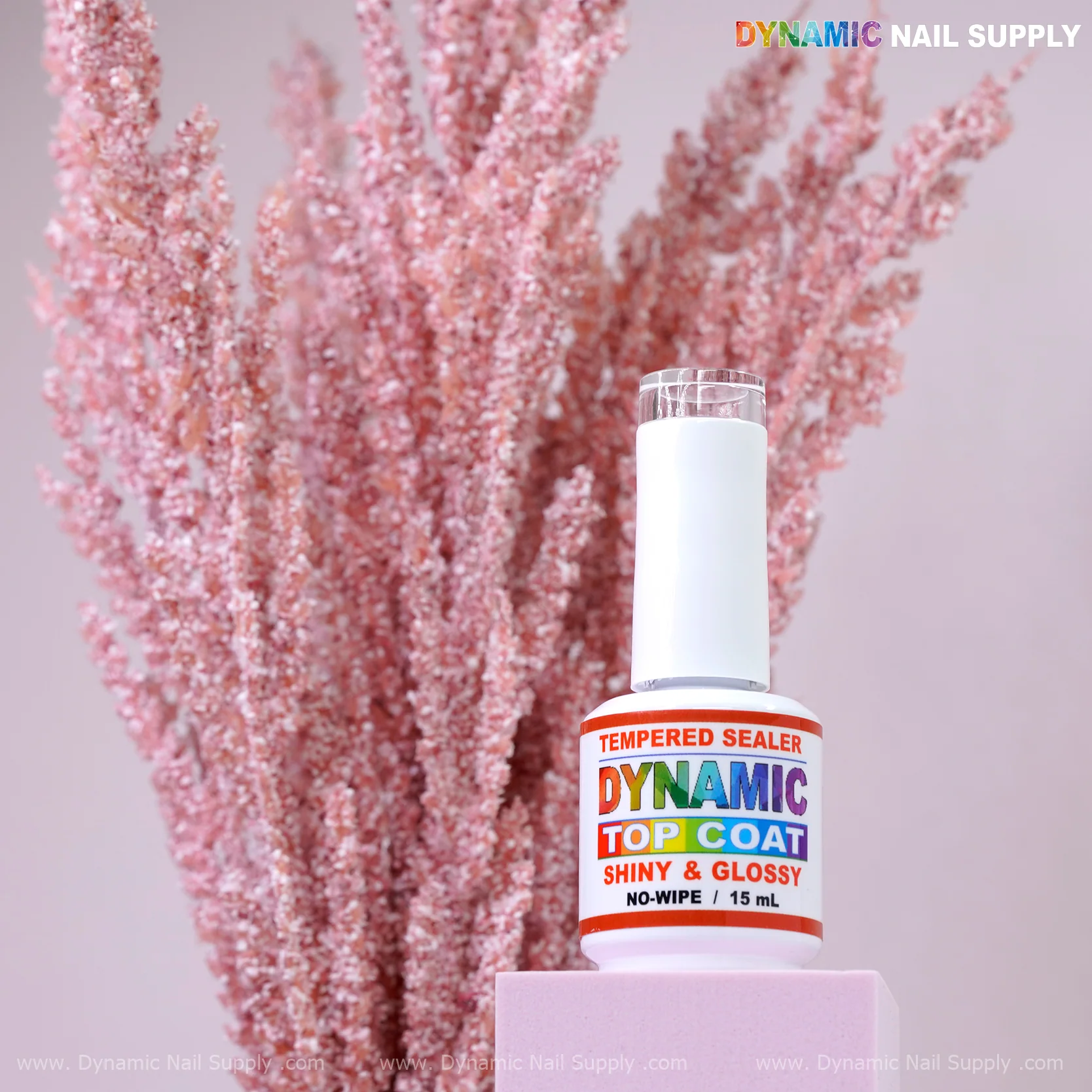 Professional Nail Finish Starts with Dynamic No-Wipe Top Coat