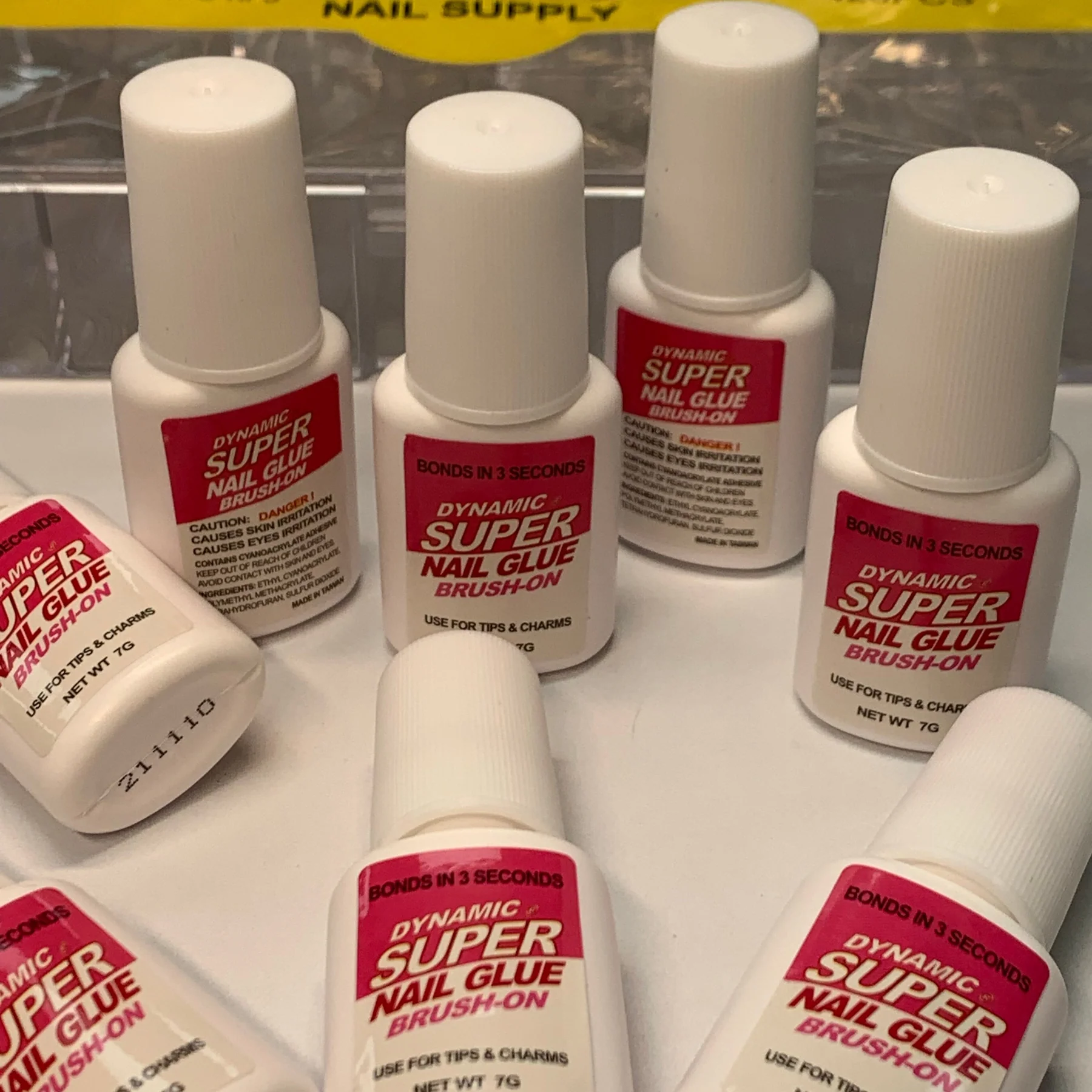 Dynamic Super Nail Glue – Just What You Need