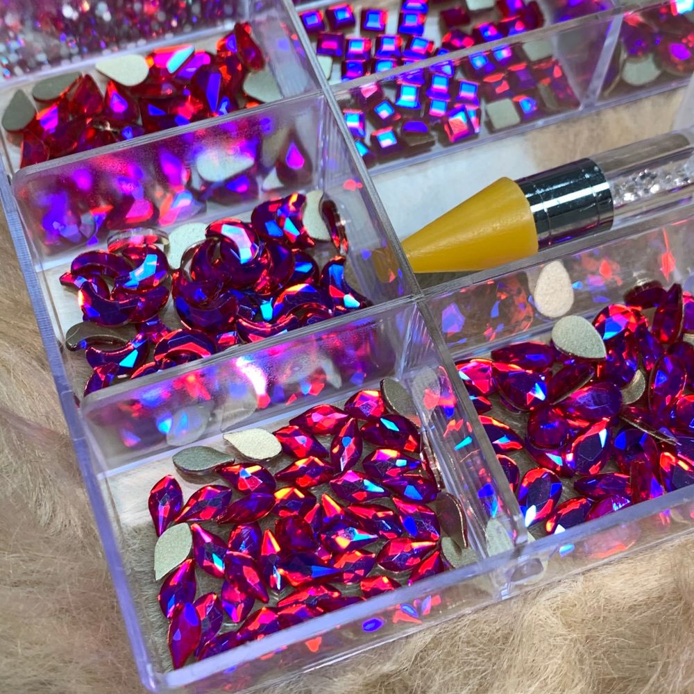 iridescent magenta rhinestones box - 3