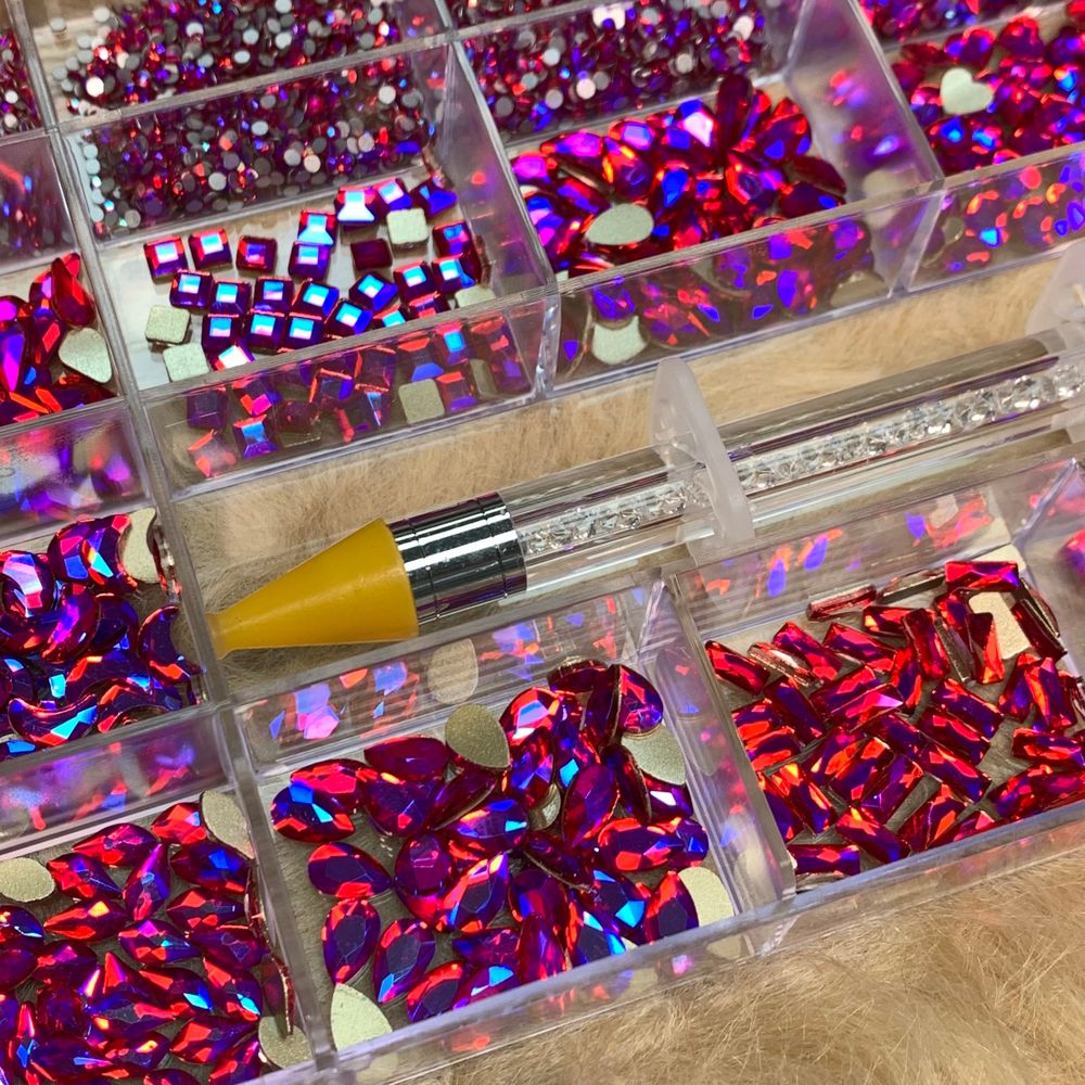 iridescent magenta rhinestones box - 5